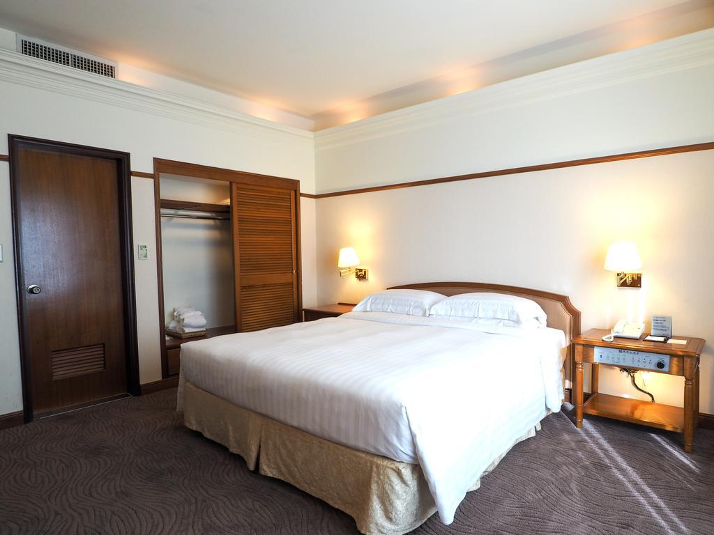 Hotel Kingdom Kaohsiung Esterno foto